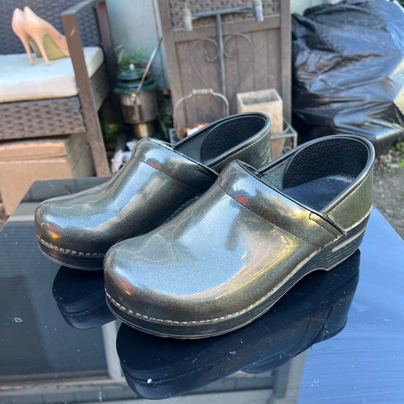 Dansko Shoes - Dansko Patent Professional Iridescent Rainbow Glitter Shimmer Clogs Size 39 or 9